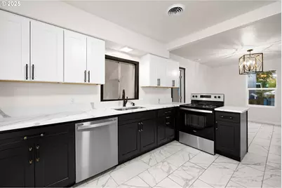 8412 SE Liebe St, Portland, OR 97266 - Photo 15