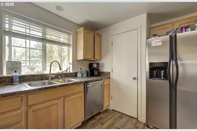 1138 W 29th St, Vancouver, WA 98660 - Photo 5