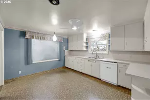 605 Fulvue Dr, Eugene, OR 97405 - Photo 11