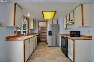 760 SE 139th Ave, Portland, OR 97233 - Photo 17