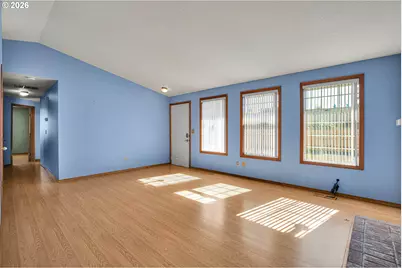 760 SE 139th Ave, Portland, OR 97233 - Photo 9