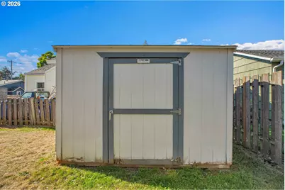 760 SE 139th Ave, Portland, OR 97233 - Photo 41