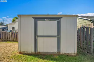 760 SE 139th Ave, Portland, OR 97233 - Photo 41