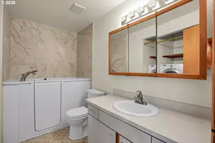 760 SE 139th Ave, Portland, OR 97233 - Photo 23