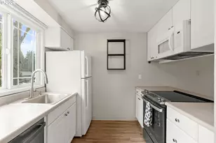 29650 SW Courtside Dr, Wilsonville, OR 97070 - Photo 3