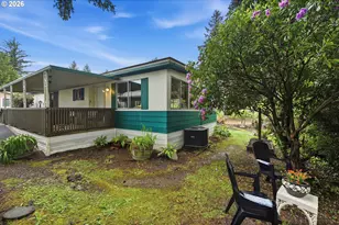 690 Village Pines Dr, Coos Bay, OR 97420 - Photo 33