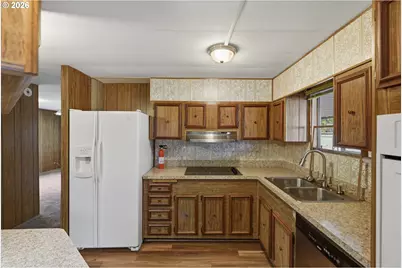 690 Village Pines Dr, Coos Bay, OR 97420 - Photo 17