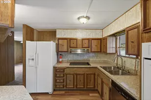 690 Village Pines Dr, Coos Bay, OR 97420 - Photo 17
