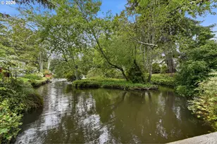 690 Village Pines Dr, Coos Bay, OR 97420 - Photo 41
