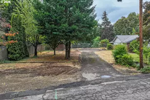 2580 Pioneer Pike, Eugene, OR 97401 - Photo 1