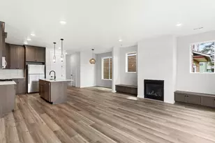 7560 N Emerald Ave, Portland, OR 97217 - Photo 19