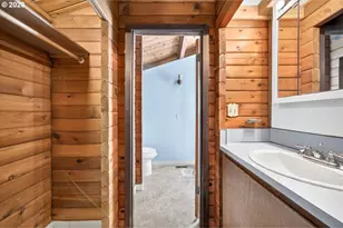 15072 Creek View Ln, Vernonia, OR 97064 - Photo 23