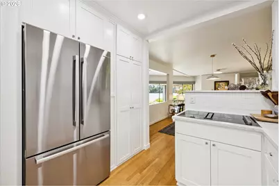 5758 S Riverpoint Ln, Portland, OR 97239 - Photo 11