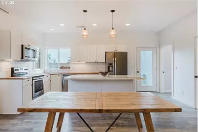 61142 Brookhollow Dr, Bend, OR 97702 - Photo 9