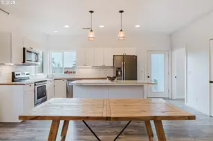 61142 Brookhollow Dr, Bend, OR 97702 - Photo 9