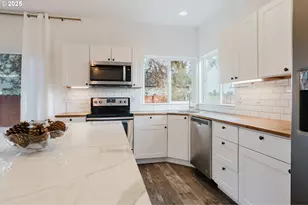 61142 Brookhollow Dr, Bend, OR 97702 - Photo 7