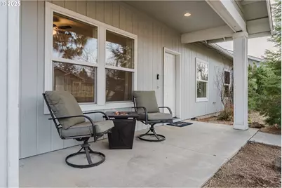 61142 Brookhollow Dr, Bend, OR 97702 - Photo 3