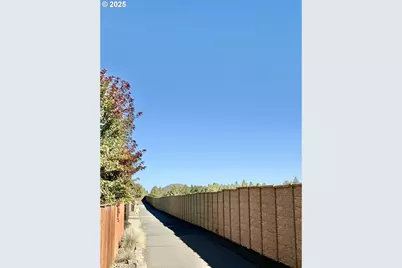 61142 Brookhollow Dr, Bend, OR 97702 - Photo 23