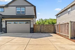 1810 Cedar Brook Dr, Eugene, OR 97402 - Photo 3
