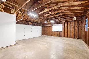 14225 SE Mill St, Portland, OR 97233 - Photo 33