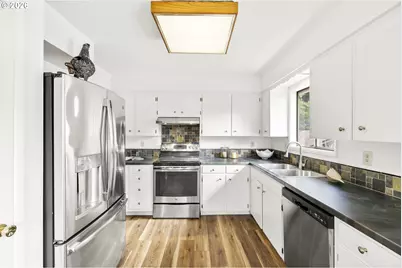 14225 SE Mill St, Portland, OR 97233 - Photo 13