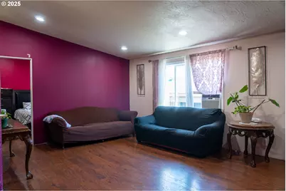 300 S Everest St, Newberg, OR 97132 - Photo 5