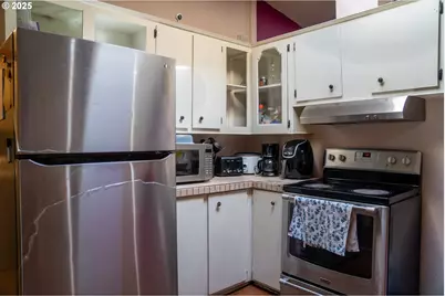 300 S Everest St, Newberg, OR 97132 - Photo 11