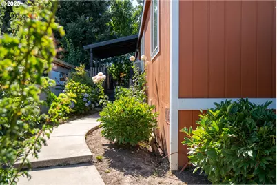 300 S Everest St, Newberg, OR 97132 - Photo 3