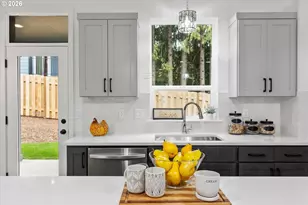 284 NW Mawrcrest Ave, Gresham, OR 97030 - Photo 13