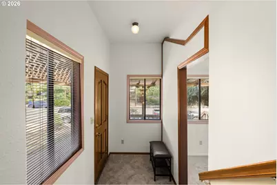 7245 N Macrum Ave, Portland, OR 97203 - Photo 5