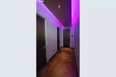 909 E Burnside St, Portland, OR 97214 - Photo 27