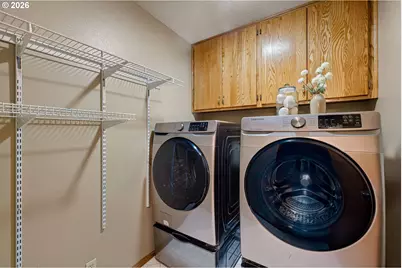 2990 Gilham Rd, Eugene, OR 97408 - Photo 25