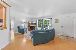 475 E 9th St, Rainier, OR 97048 - Photo 5