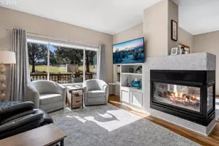 1045 Golden Pheasant Dr, Redmond, OR 97756 - Photo 9