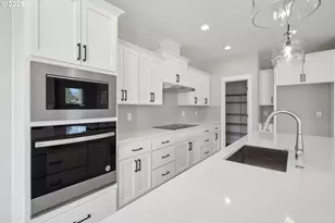 135 E Airedale Ave, La Center, WA 98629 - Photo 9