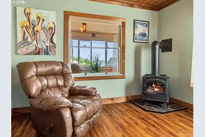 683 Florence Ave, Astoria, OR 97103 - Photo 11