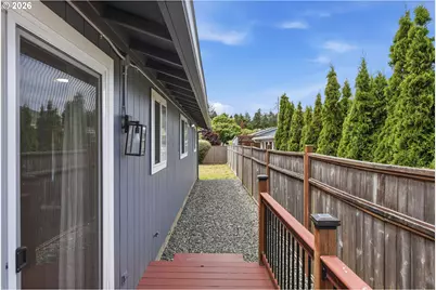 1110 Fenwick St, Coos Bay, OR 97420 - Photo 9