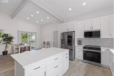 1021 NE 195th Ave, Portland, OR 97230 - Photo 9