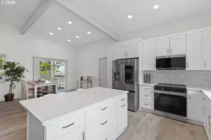 1021 NE 195th Ave, Portland, OR 97230 - Photo 9