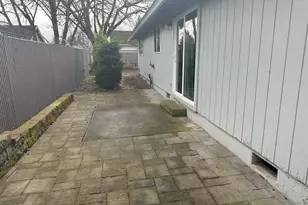 1435 5th St, Springfield, OR 97477 - Photo 11