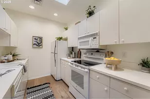 618 NW 12th Ave, Portland, OR 97209 - Photo 7