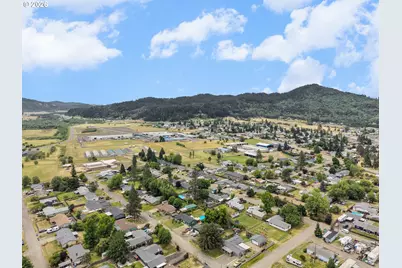 164 Hawthorne St, Sutherlin, OR 97479 - Photo 39