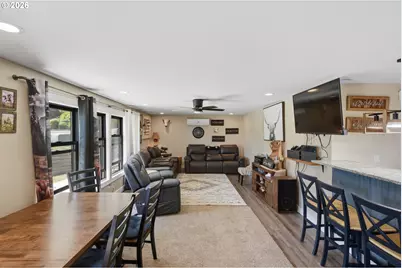 2220 Maine Ct, North Bend, OR 97459 - Photo 5