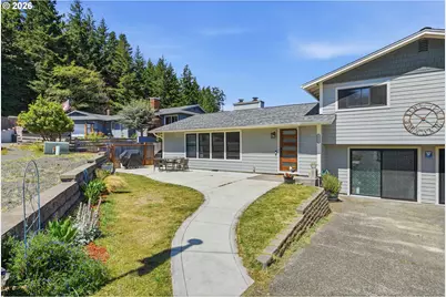 2220 Maine Ct, North Bend, OR 97459 - Photo 3