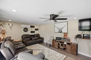 2220 Maine Ct, North Bend, OR 97459 - Photo 7