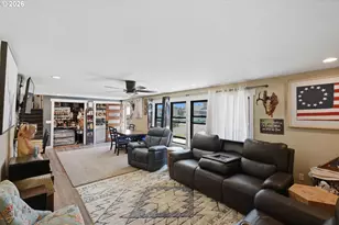 2220 Maine Ct, North Bend, OR 97459 - Photo 9
