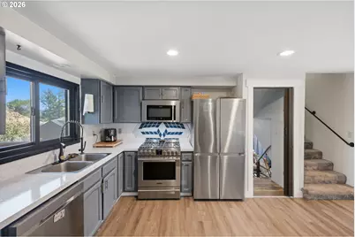 2220 Maine Ct, North Bend, OR 97459 - Photo 13