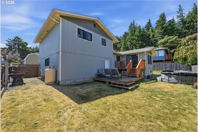 2220 Maine Ct, North Bend, OR 97459 - Photo 43