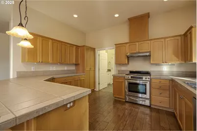 940 Hayes St, Mount Angel, OR 97362 - Photo 11