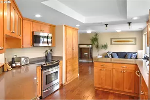 1040 SW Tall Oaks Dr, McMinnville, OR 97128 - Photo 13